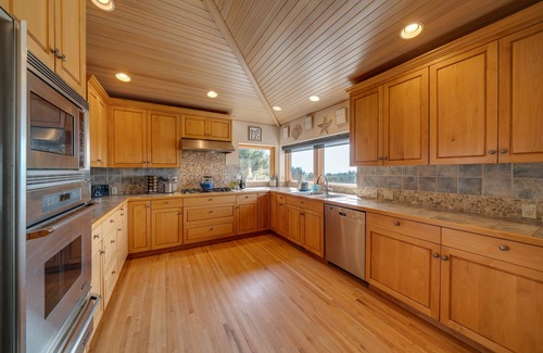 Surf Pines House | Bliss:}HotTub~A+OceanViews~Wildlife~FirePit~Cornhole~PingPong~Deck& Yard~DogOK~