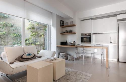 Vouliagmeni Apartment | Bliss Living