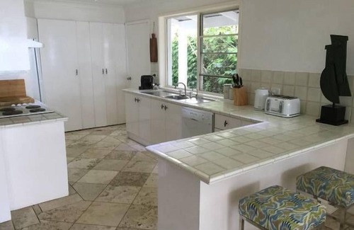 Callala Bay House | Bliss on the Bay -Beachfront, Dog friendly