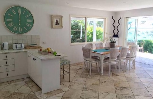 Callala Bay House | Bliss on the Bay -Beachfront, Dog friendly
