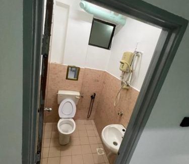 Bukit Baru Apartment | Blissful Breeze 4 ROOMS & NETFLIX by EZYROOM MELAKA