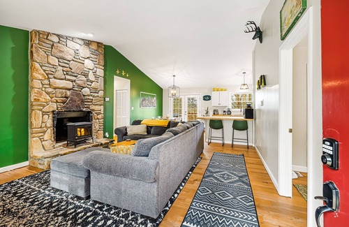 Pisgah Forest House | Blissful Bungalow near Brevard Pet Friendly w/free Biltmore Pass