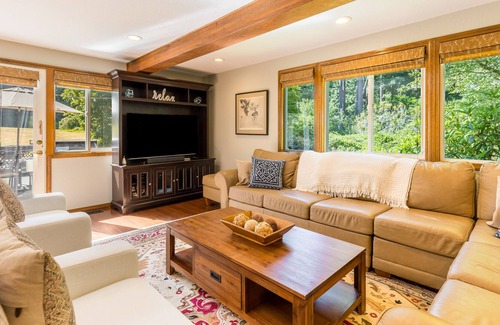 Coupeville House | Blissful Deer Retreat - Secluded | Hot Tub