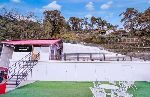 The Mall Road House | Blissful Mountain View Near Mall Road