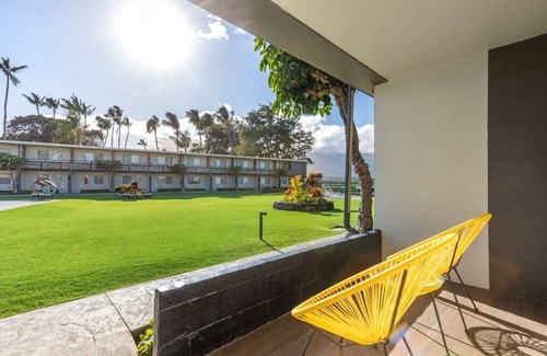 Kahului Hotel | Blissful Seaside Hideaway! Outdoor Pool, Minutes to Kanaha Beach Park!