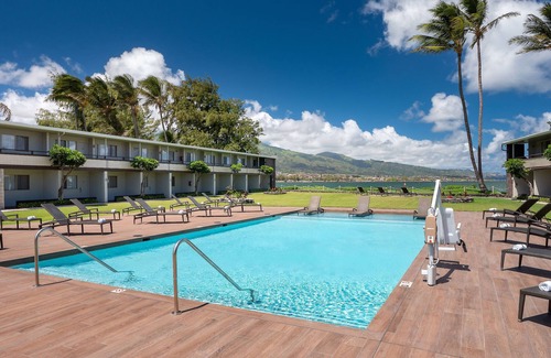 Kahului Hotel | Blissful Seaside Hideaway! Outdoor Pool, Minutes to Kanaha Beach Park!