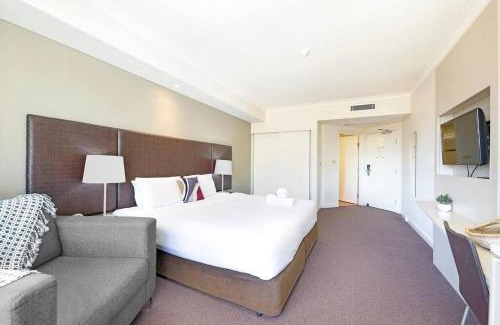 Darwin City Centre Apartment | Blissful Waterfront King Studio Steps to Esplanade