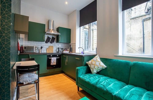 Halifax Apartment | Blissfully Peaceful 1 Bed Flat In Crown Street