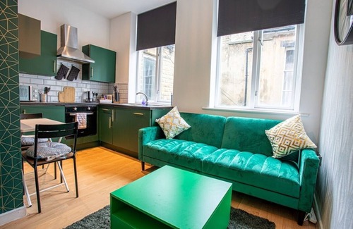 Halifax Apartment | Blissfully Peaceful 1 Bed Flat In Crown Street