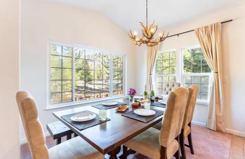 Tahoe Paradise House | Blitzen by AvantStay Pet-Friendly Tahoe Retreat Near Heavenly Ski Resort