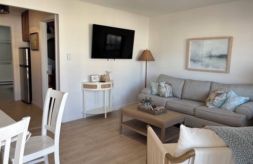 South End Condo | Block from the beach, Sleeps 4/5, family friendly condo in enchanting Ocean City