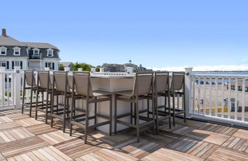 Block Island Hotel | Block Island Bunk House