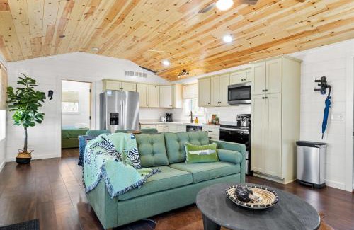 Williamstown House | Block of 5 Lodges at Eden Reserve - For Groups