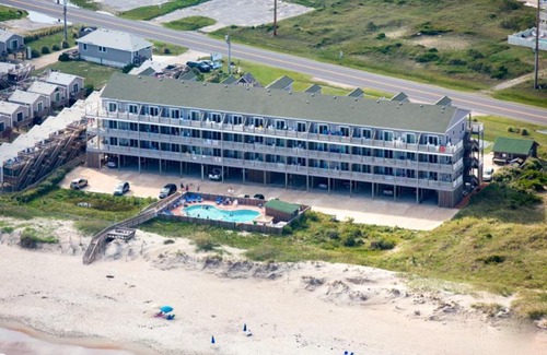 Hatteras Apartment | Blockade Runner 852 #111DS-H