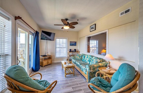 Hatteras Apartment | Blockade Runner 852 #111DS-H