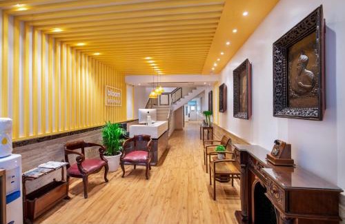 Greater Kailash Hotel | Bloom Boutique l GK-1