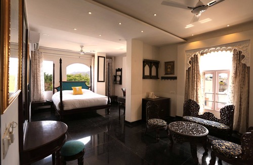 Lake Swaroop Sagar Hotel | Bloom Boutique | Lake Pichola