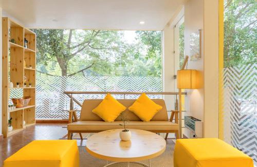 Chittaranjan Hotel | Bloom Hotel - CR Park