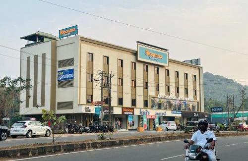 Malappuram Hotel | Bloomax Residency