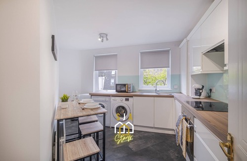 Central Aberdeen Apartment | Bloomfield Residence - SJA Stays - Luxury 2 Bed