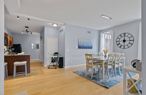St. Louis House | Blooming Memories | JZ Vacation Rentals