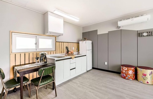Dolsan-eup Hotel | Blooming Pension