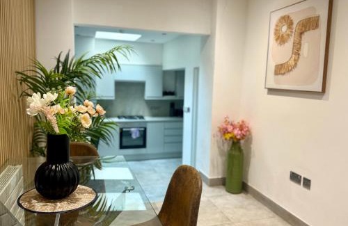 Brighton City Centre House | Bloomsaway Seafront SixBedroom BN14BSMa