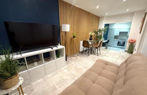 Brighton City Centre House | Bloomsaway Seafront SixBedroom BN14BSMa
