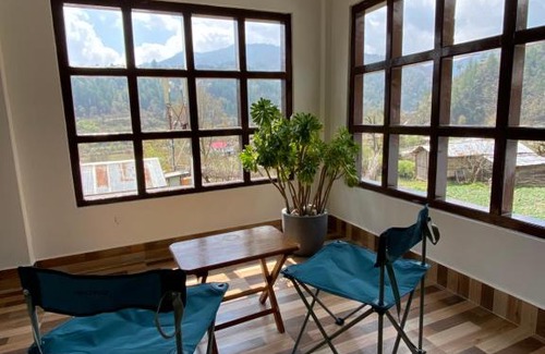 Bomdila House | Blossom Homestay