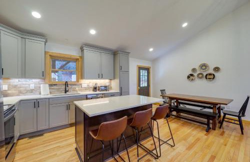 Blowing Rock House | Blowing Rock Escape with Covered Deck and Fire Pit