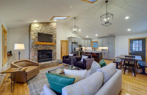 Blowing Rock House | Blowing Rock Escape with Covered Deck and Fire Pit