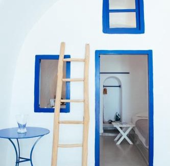 Oia House | Blu Bianco Cave House by SV