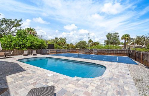 St. Augustine House | Blu Star Oasis Beach Pool Pickleball