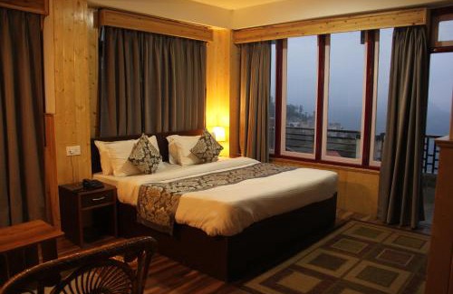 Pelling Hotel | BluBen Alpine