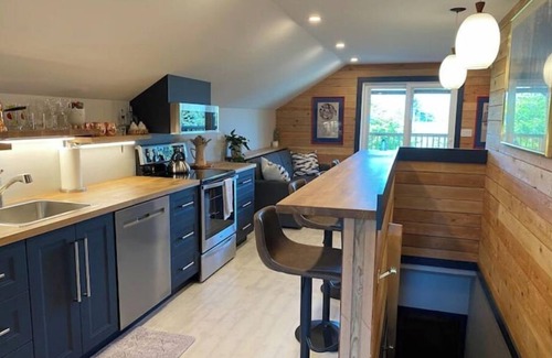 Campbell River House | Blue Anchor - Port Suite