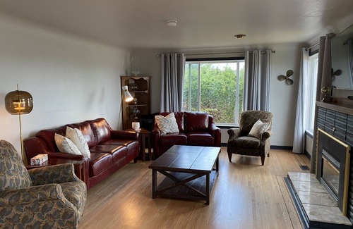 Campbell River House | Blue Anchor Starboard Suite
