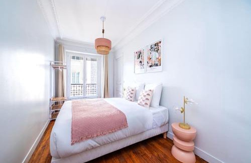 Plaisance Apartment | Blue and pink flat next Montparnasse - II
