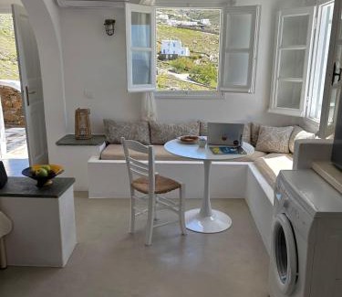 Houlakia Apartment | Blue and white Mykonos