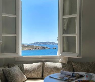 Houlakia Apartment | Blue and white Mykonos