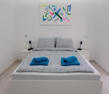 Dunaujvaros Apartment | Blue Apartman
