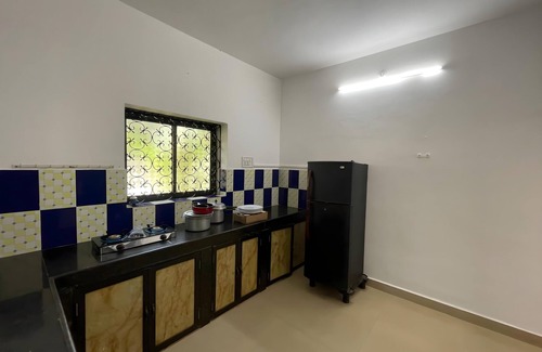 Anjuna Villa | Blue Azure 5BR Villa walk to beach in Goa by Homeyhuts
