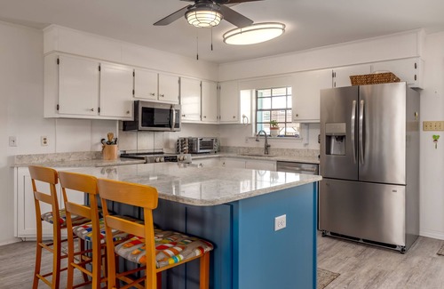 Dauphin Island House | Blue Bayou - Private boat launch, beach access and deep canal