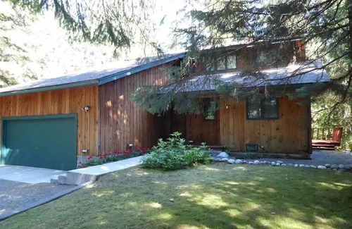 Mendenhaven House | Blue Bear Retreat
