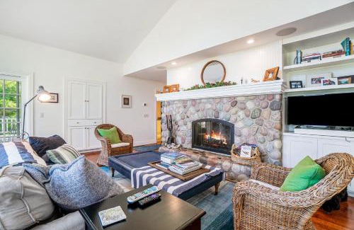 Glen Arbor House | Blue Bear