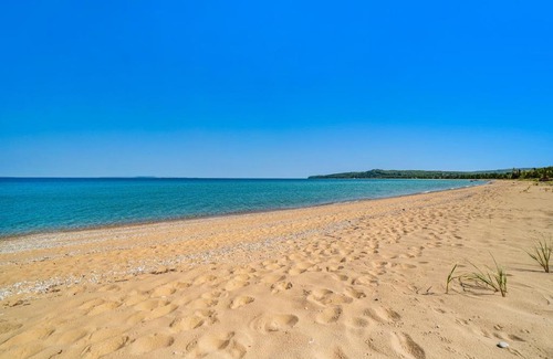 Glen Arbor House | Blue Bear