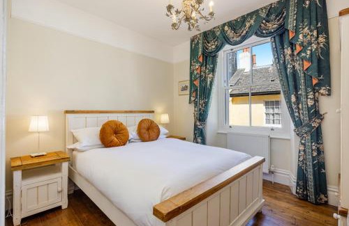 Chagford Apartment | Blue Bliss - Sumptuous, Period Apartment