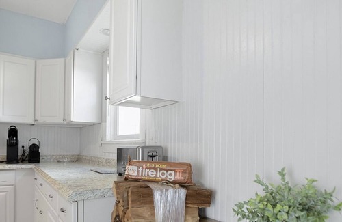 Northshore Triangle House | Blue Bungalow with 2 bedrooms, WiFi, AC in peaceful South Bend