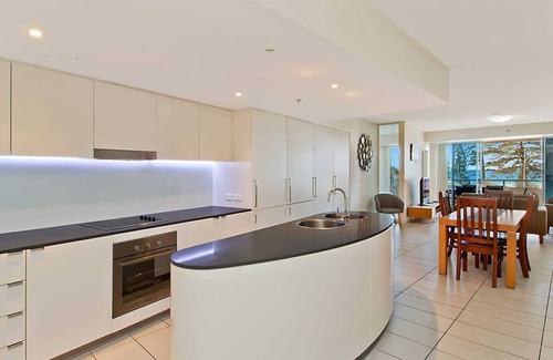 Coolangatta Apartment | Blue C 305 - Beachfront Coolangatta - Min. 3 Night Stays!
