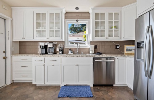 Paso Robles House | Blue Chestnut - Walkable to Downtown/EV Charger/Dog Friendly