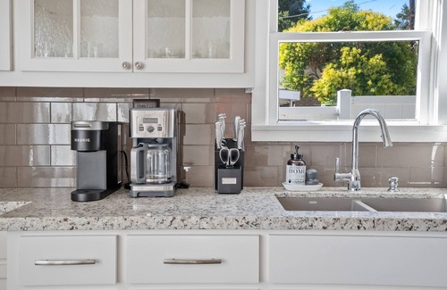 Paso Robles House | Blue Chestnut - Walkable to Downtown/EV Charger/Dog Friendly